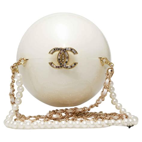 chanel sphere bag